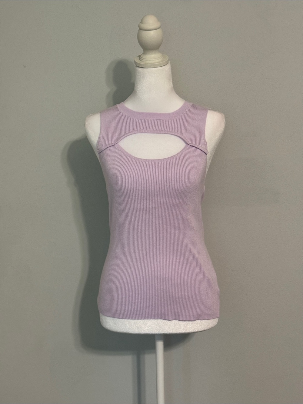 Anthropologie lilac ribbed cut out tank